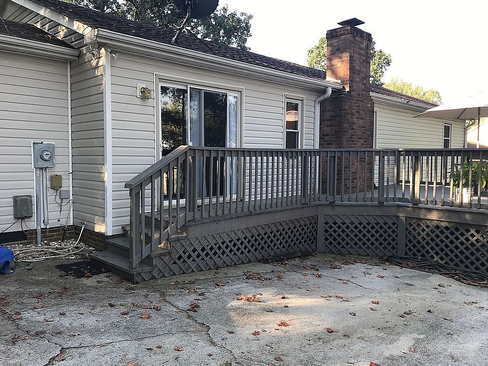2nd image of 803 Robin Ln