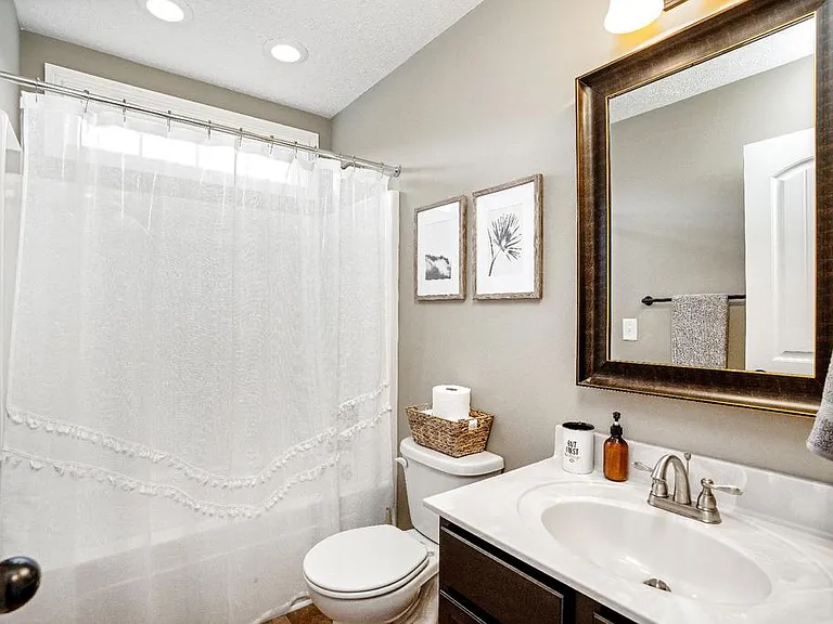 Camelot Dr — Photo 8