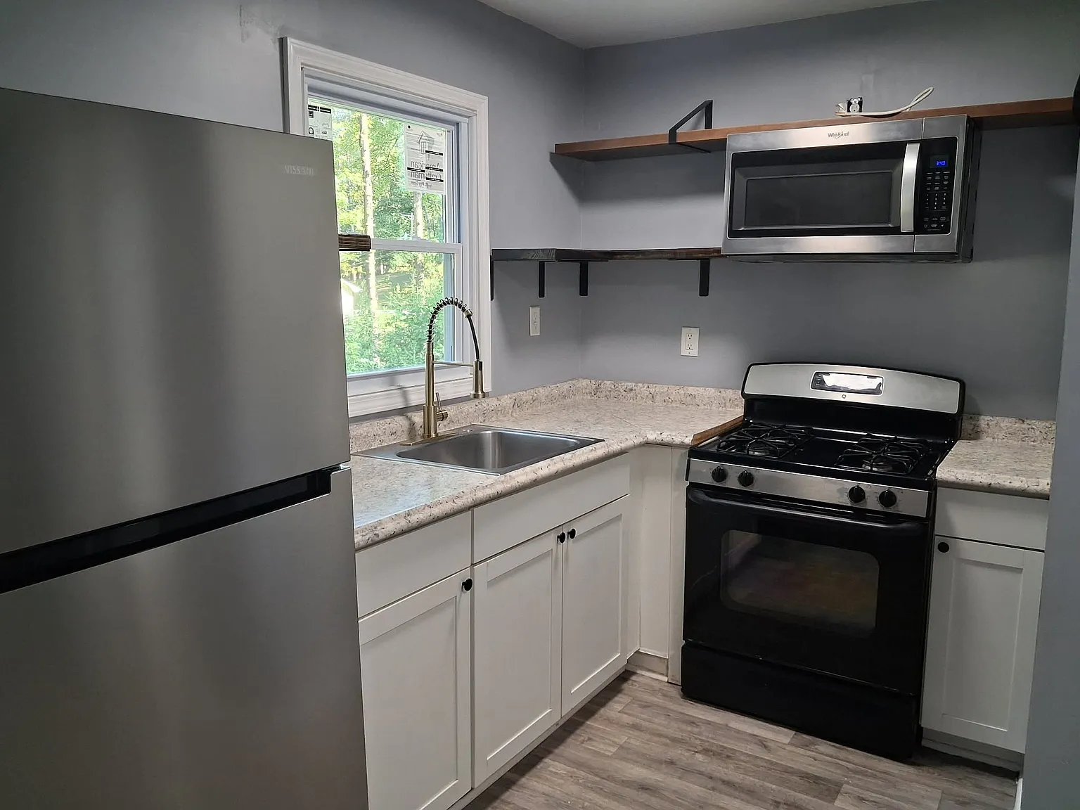 2 bed, 700 sqft, $1,200 — Photo 1
