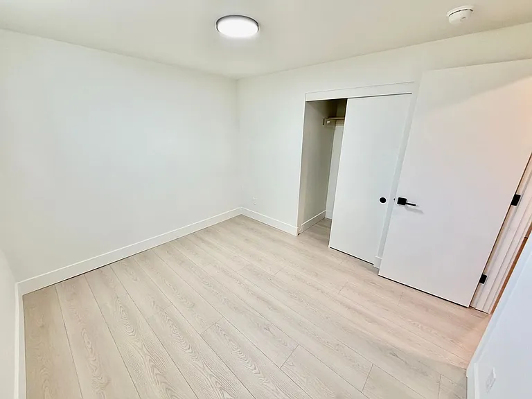 7407 SW 36th Ave — Photo 41