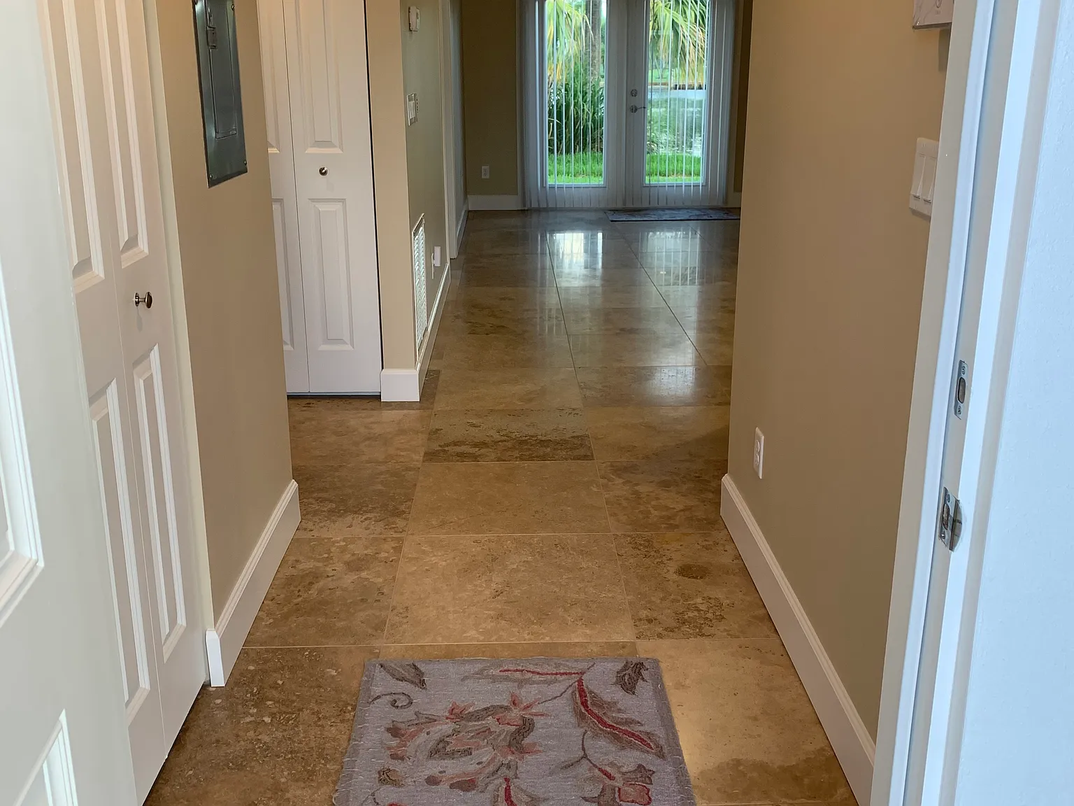 928 NW Spruce Ridge Dr — Photo 3