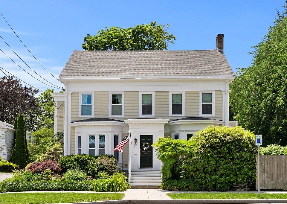 1st image of 211 High St #2