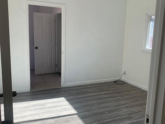 4th image of 3800 Lassen Dr