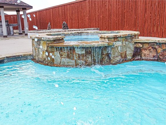 3rd image of 105 Sultana Ct