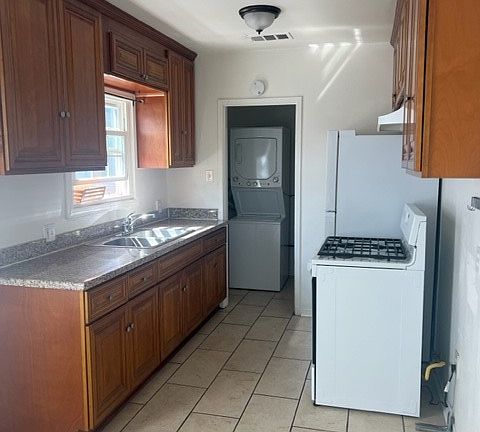 5th image of 3180 Casitas Ave