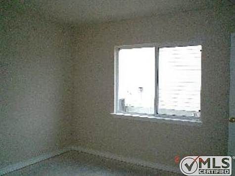 5th image of 621 Meadow Arbor Ln
