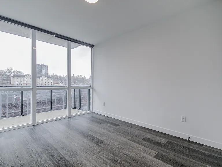 388 King St E #410 — Photo 16