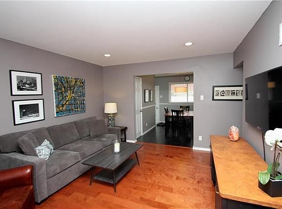 3rd image of 9509 Tealridge Dr
