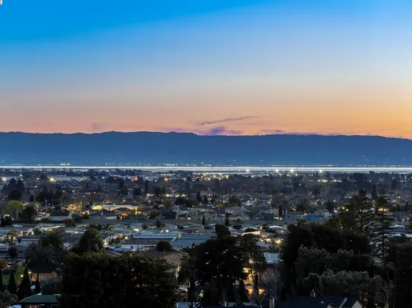 28851 Hideaway St, Hayward, CA 94544