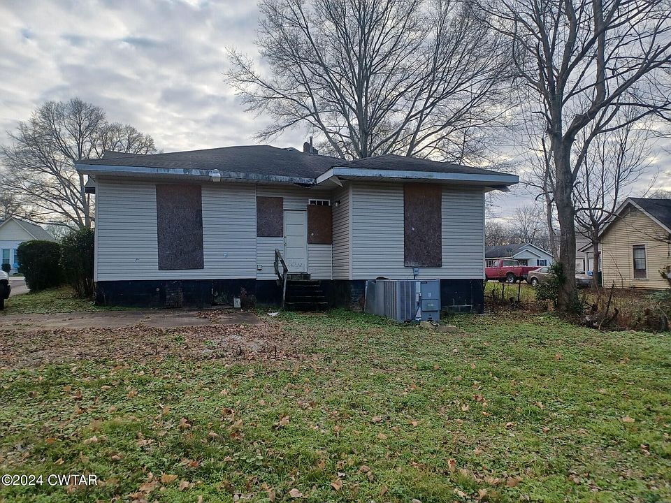 2nd image of 237 Jackson St
