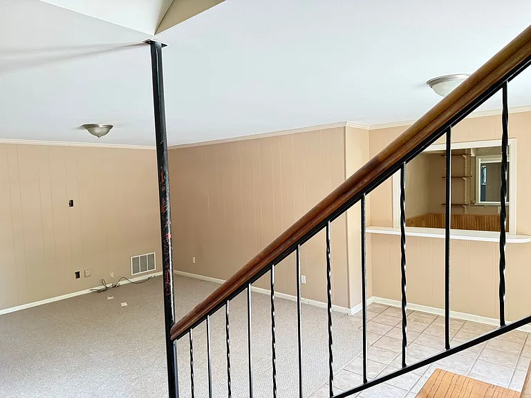 323 Auburn Dr — Photo 35
