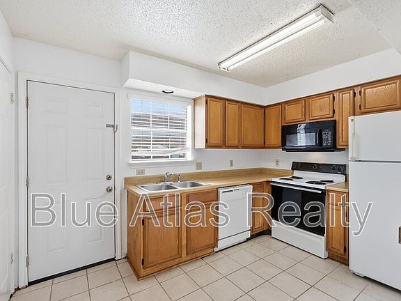 5th image of 2713 Wimbledon Ct #D