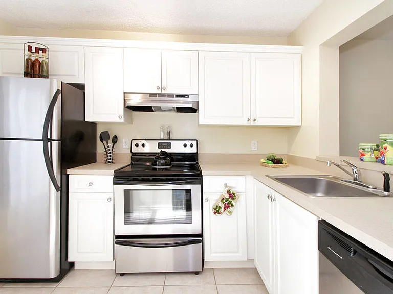 IMT BelaSera at Forest Hills — Photo 1