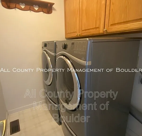1452 Zinnia Cir — Photo 26
