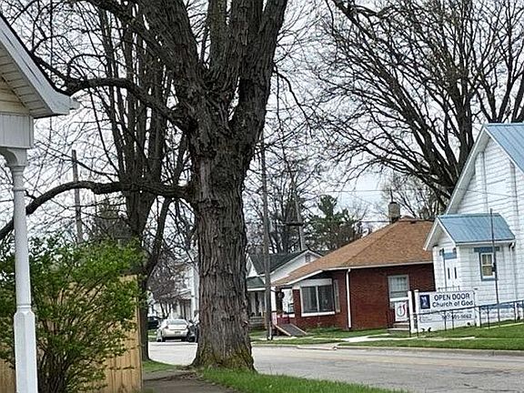 5th image of 123 S Franklin St