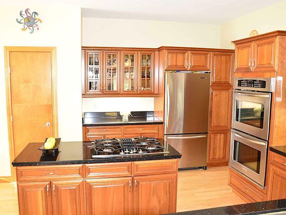 5th image of 10414 101st St