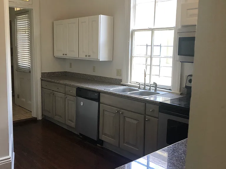 135 S Gayoso St — Photo 4