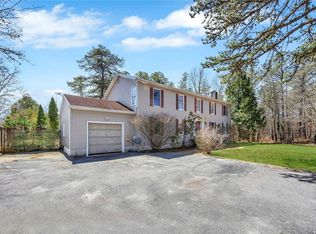 51 Bellows Pond Rd, Hampton Bays, NY 11946