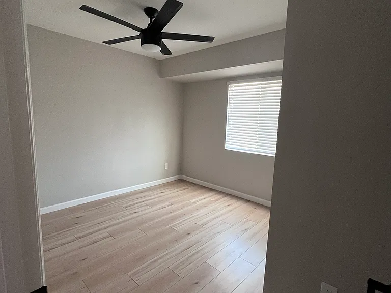 908 W Ross Ave — Photo 10
