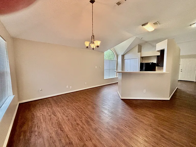 1701 Hillside Dr — Photo 5
