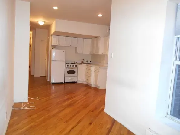 234 Thompson Street image 1 of 5