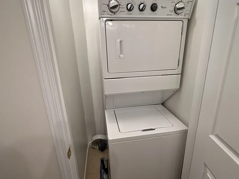 8 Maison Parc Ct #616 — Photo 17