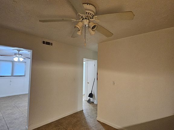 5th image of 1921 Tracy Dr APT 7
