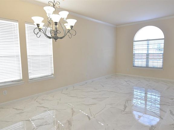 3rd image of 1411 Stablerun Dr