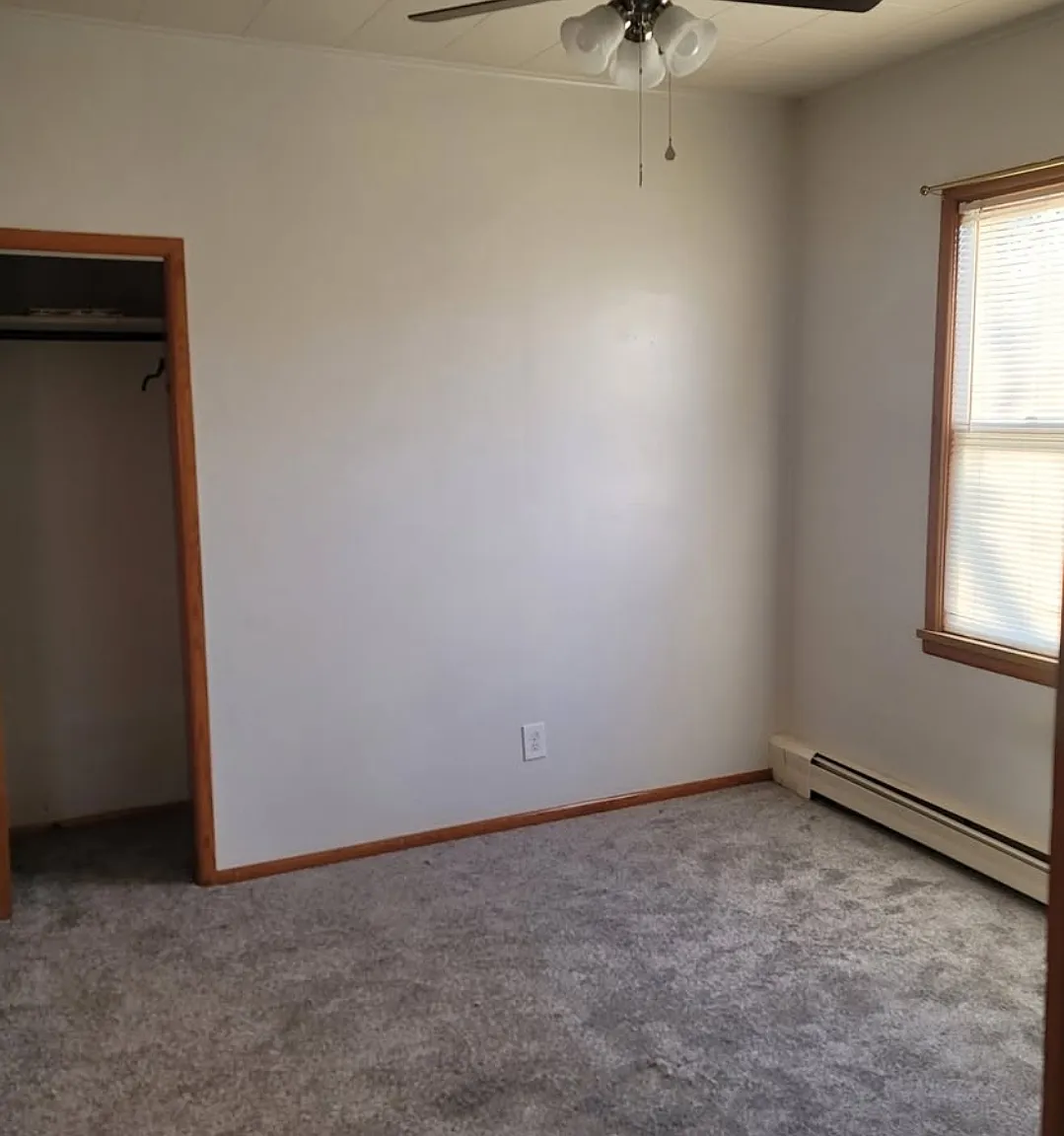 2 bed, 900 sqft, $950 — Photo 2