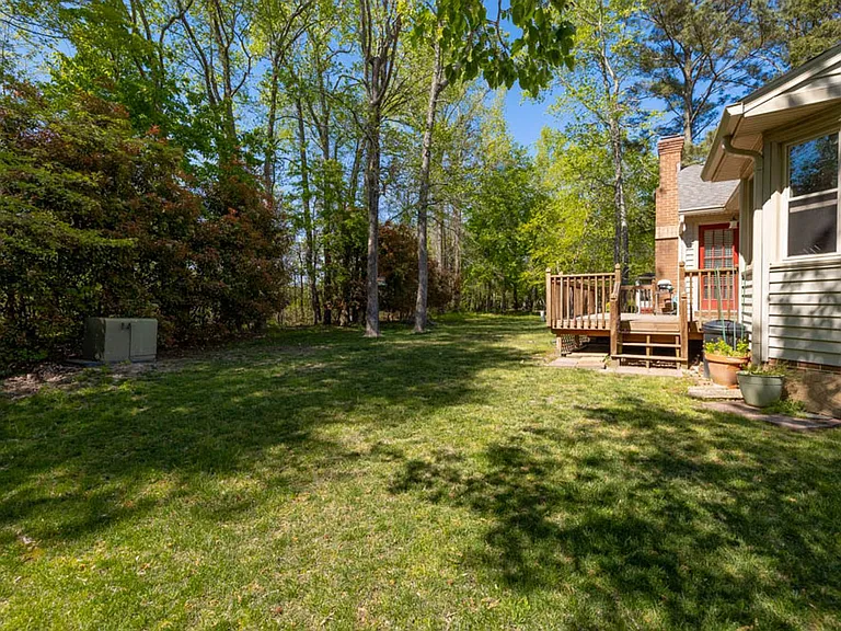 917 Fox Ridge Trl — Photo 32