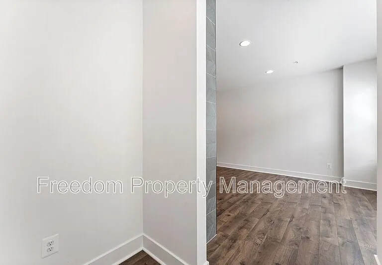 1876 Michael Faraday Dr — Photo 19