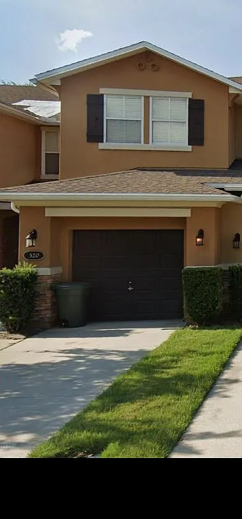 3 bed, 2.5 bath, 1350 sqft, $2,400 — Photo 1