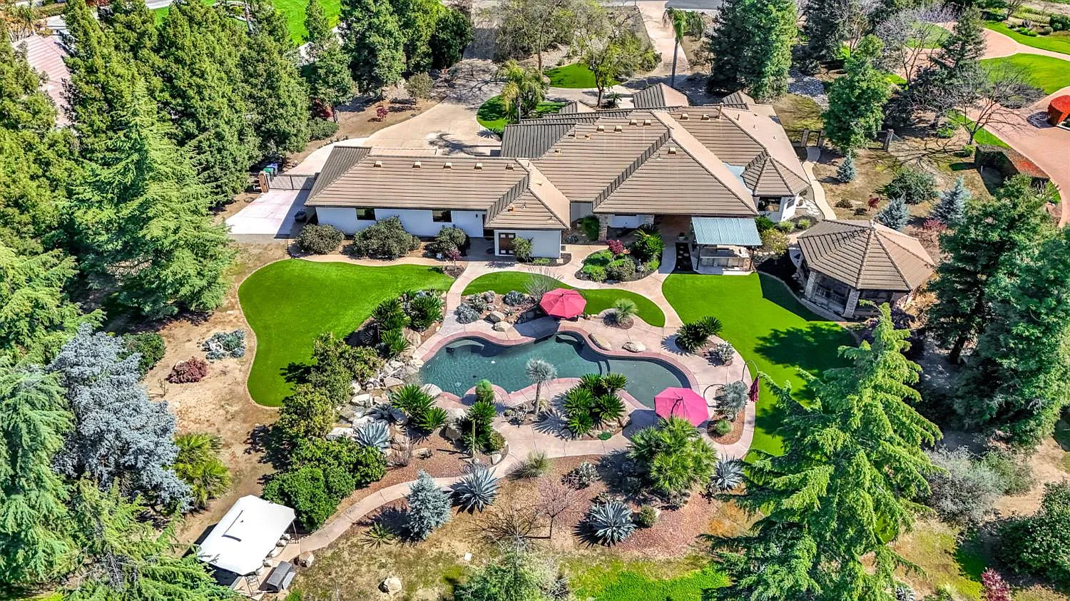 6766 E Carmalee Ln photo 1