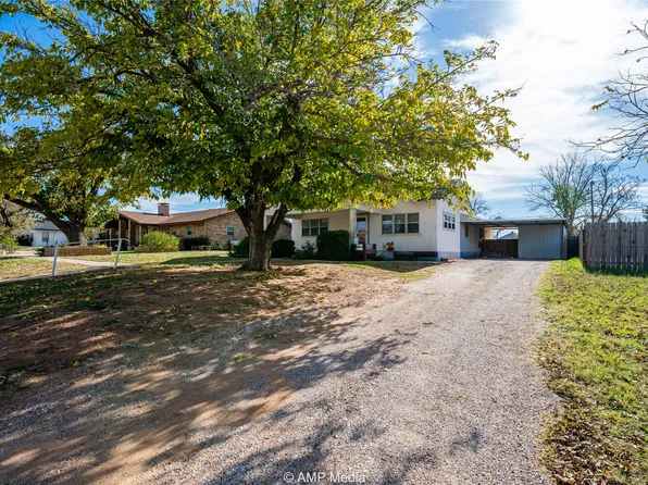 506 E Beauregard St, Rotan, TX 79546