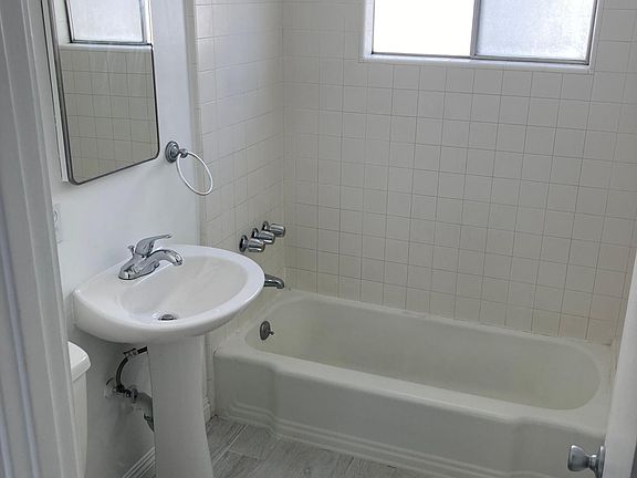 4th image of 65 La Verne Ave #2