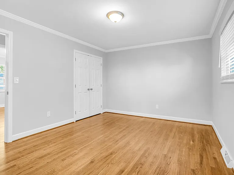 4 Bradley Blvd — Photo 15