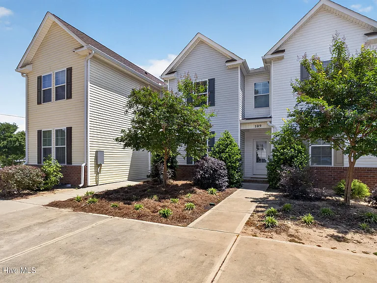 107 Willow Run — Photo 2