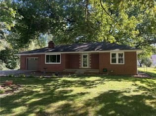 2708 Green Valley Rd, Saint Joseph, MO 64505