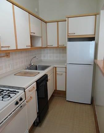4th image of 801 Jones St #210