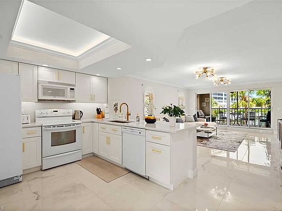 5th image of 9103 Vanderbilt Dr #2-205