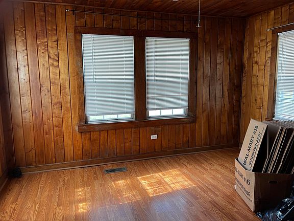 4th image of 869 E Poplar Ave