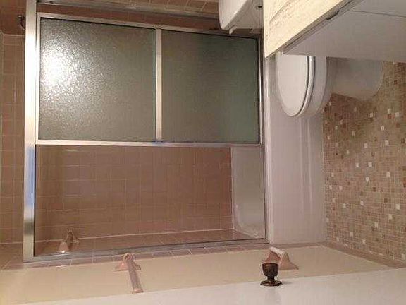 640 N Nova - Second Bath