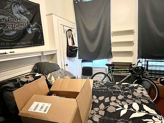 5th image of 129 W Linn St #2