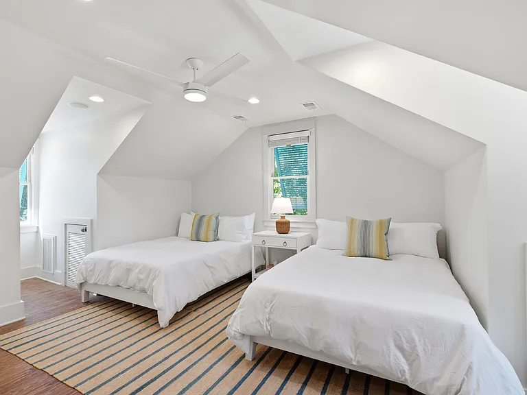 2424 Middle St — Photo 38