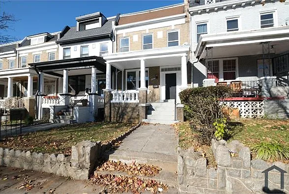 727 Otis Pl NW — Photo 32