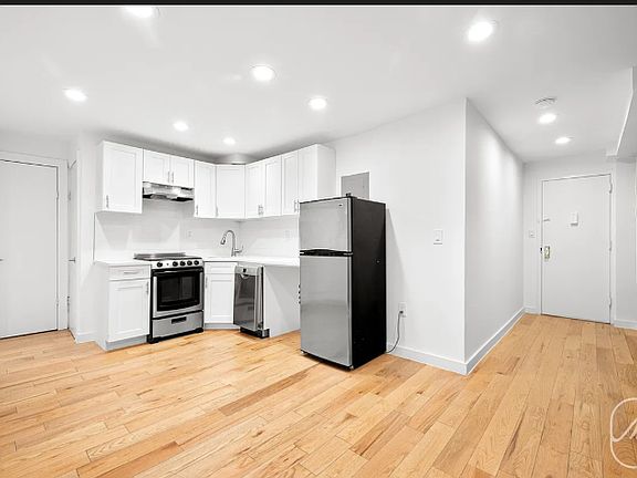 3rd image of 348 W 21st St APT 1R
