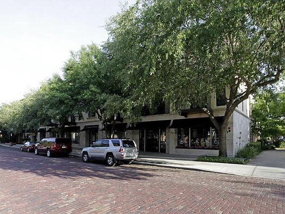 4th image of 433 W New England Ave #104