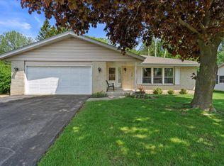 1150 W Glen River Rd, Glendale, WI 53217