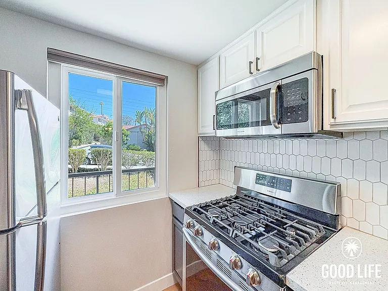2349 Altisma Way #B — Photo 4