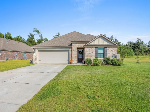 800 Hummingbird Cv, Lake Charles, LA 70611
